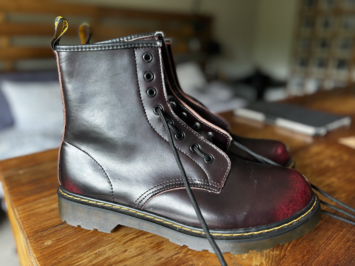 MisterJacques's tweet image. ‘@BarneySimon BrandNew @drmartens on a Beautiful Sunday. #LacePatternsMatter #KeepItTight