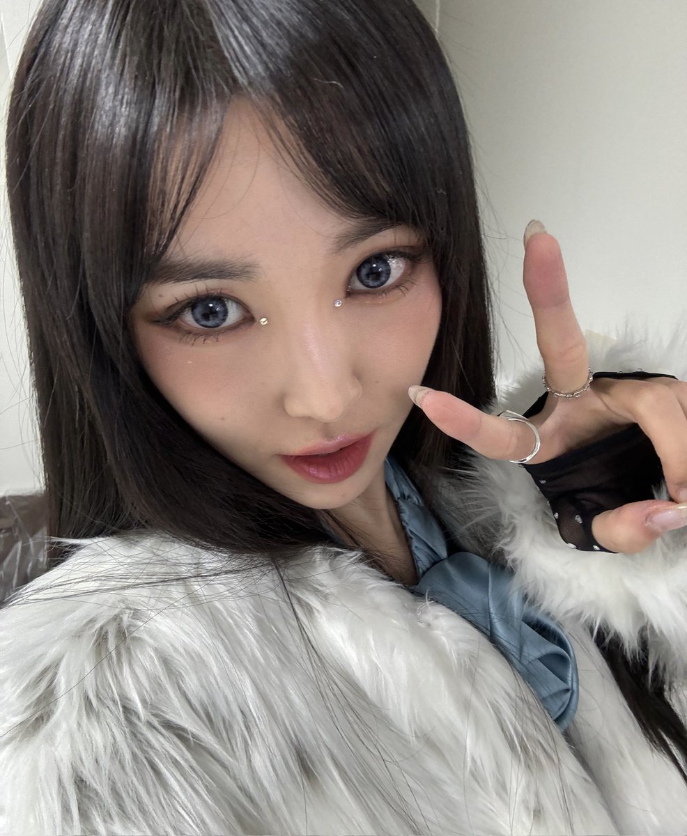 YUJU__OFFICIAL's tweet photo. [📷] 

240113 K-PLAY! FEST 완료❤ 

LA 러뷰의 응원과 함성 덕분에
K-PLAY! FEST 무대 찢고 온 유주❗
무대 위에서 정말 행복했던 유주처럼
러뷰도 행복했길 바라요💕 

#유주 #YUJU
#kplayfest https://t.co/AaWYp9kLqv