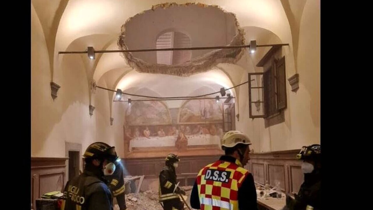 PalermoToday's tweet photo. Il pavimento crollato mentre gli invitati ballano al matrimonio https://t.co/V0F802v8f6 #Cronaca #crolli @Today_it https://t.co/rKpTGvj9MS