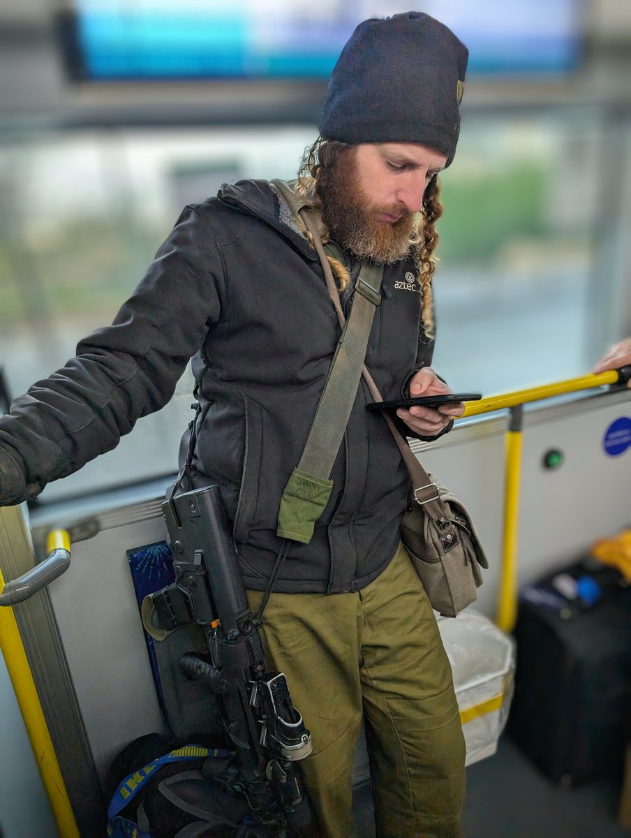 MoAppel's tweet image. Morning commute with your automatic rifle. #LifeInIsrael