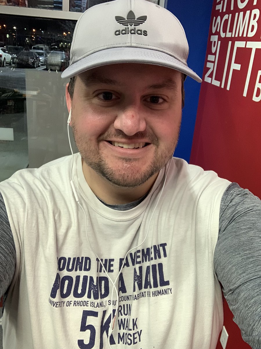 MrMarketingPhD's tweet image. Putting in some WORK to get more Fitbit steps! 🏃‍♂️ I know @jward3430 &amp;amp; @KyleHartPhD will be comparing step counts with me in a couple weekends. 👀 We will see who is at the top of the leaderboard for January. 📈 #FitbitFun #StepCompetition #Exercising #Running #Jogging #Walking