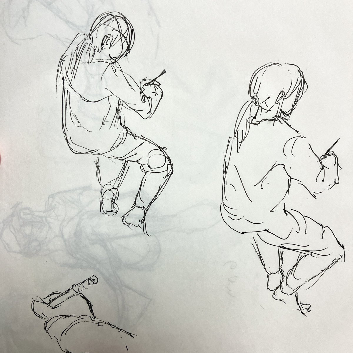 育児って、子どもの賑やかな要求に応えるだけじゃなくて、ただ、ただただ、じっっっっっっと待つ………という時間もものすごく多い。これは宿題する娘が『横にいて』というので死んだ魚の目をして横にいた時にしたスケッチです……🫠永遠に感じるけど横にいてやると結局一番早く終わる…🫠