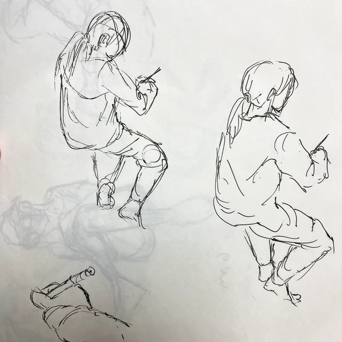 育児って、子どもの賑やかな要求に応えるだけじゃなくて、ただ、ただただ、じっっっっっっと待つ………という時間もものすごく多い。これは宿題する娘が『横にいて』というので死んだ魚の目をして横にいた時にしたスケッチです……🫠永遠に感じるけど横にいてやると結局一番早く終わる…🫠