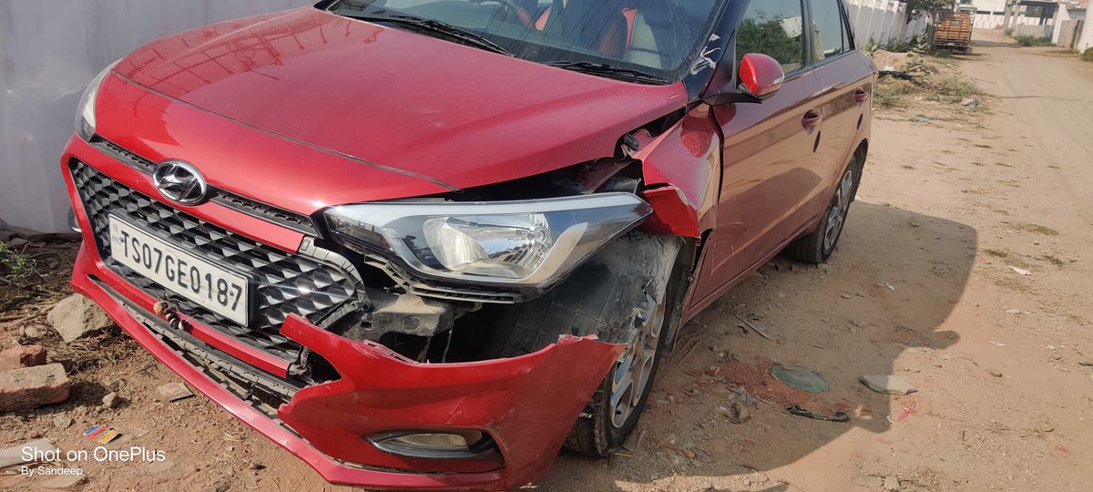 trs_sandy's tweet photo. Just missed from a major accident at Bejjanki Cross road. By God's grace #MyFamilyIsSafe https://t.co/5UIu0yasx7