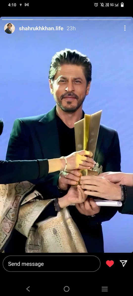SalomiPhillips3's tweet photo. India's greatest ⭐
@iamsrk https://t.co/hDKz14Nsxw