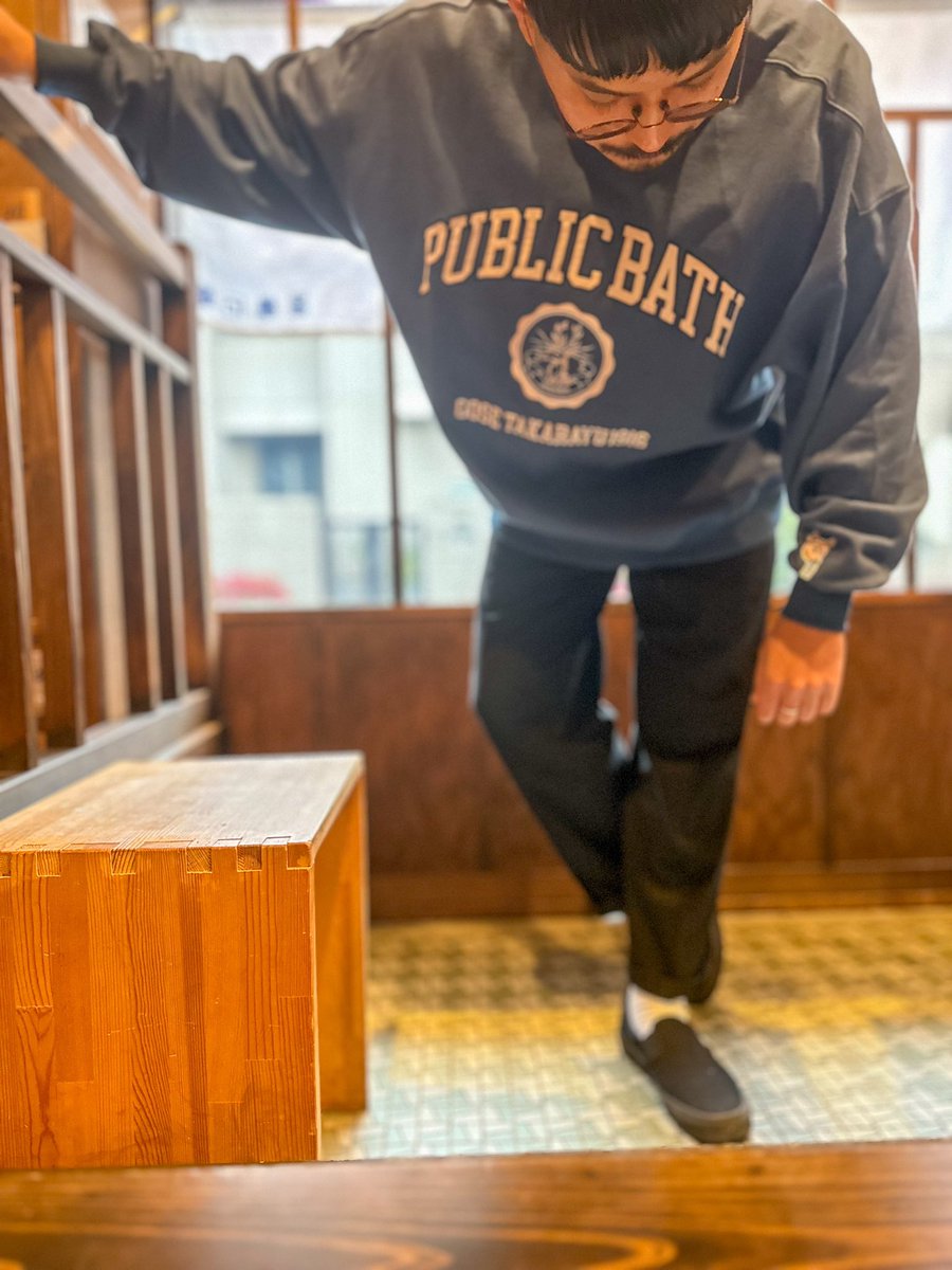 gose5takara's tweet photo. ＼ coming soon !! ／

▫️PUBLIC BATH トレーナー

♨️ 綿 100%  
♨️ 全刺繍加工
♨️ ゆったりビッグサイズ

可愛いすぎるトレーナーが
爆誕いたしましたよー！😆🙌🎉

【 PUBLIC BATH ＝ 公衆浴場 】です🤤
胸元には、ジェ鹿ちゃんも…🦌♡

このクオリティで驚きの
¥6,600- にて近日販売開始です〜！ https://t.co/XDXFX4oYPG
