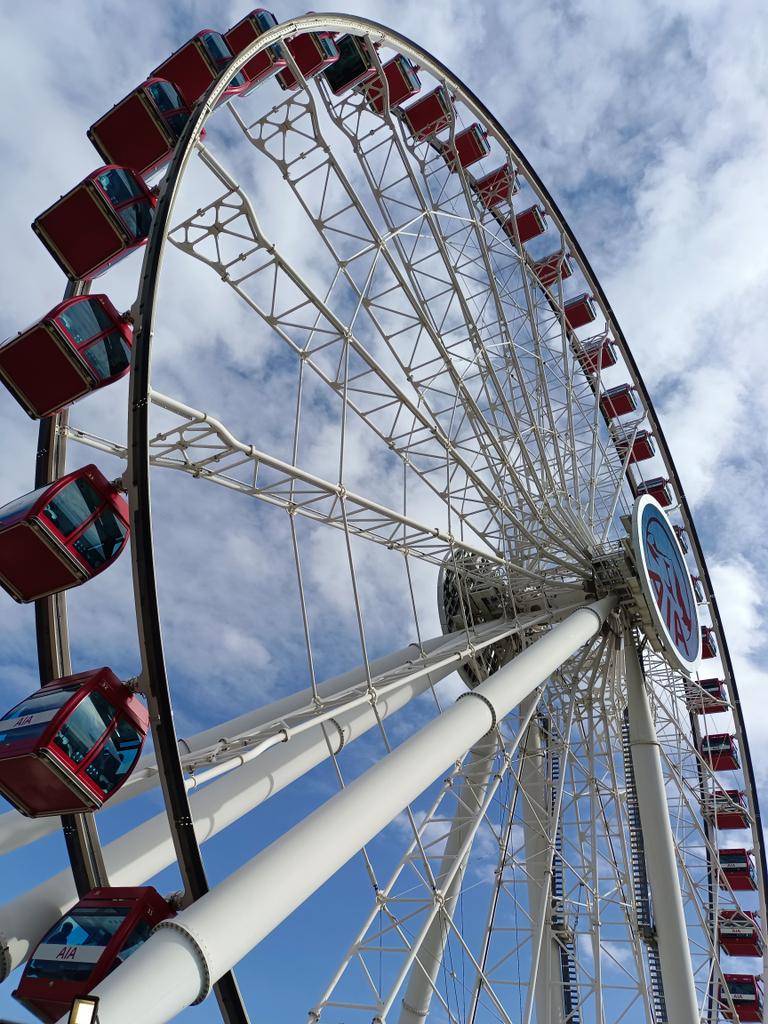 Bigo_sky's tweet photo. 摩天轮🎡的思念 https://t.co/vomJE14nwB