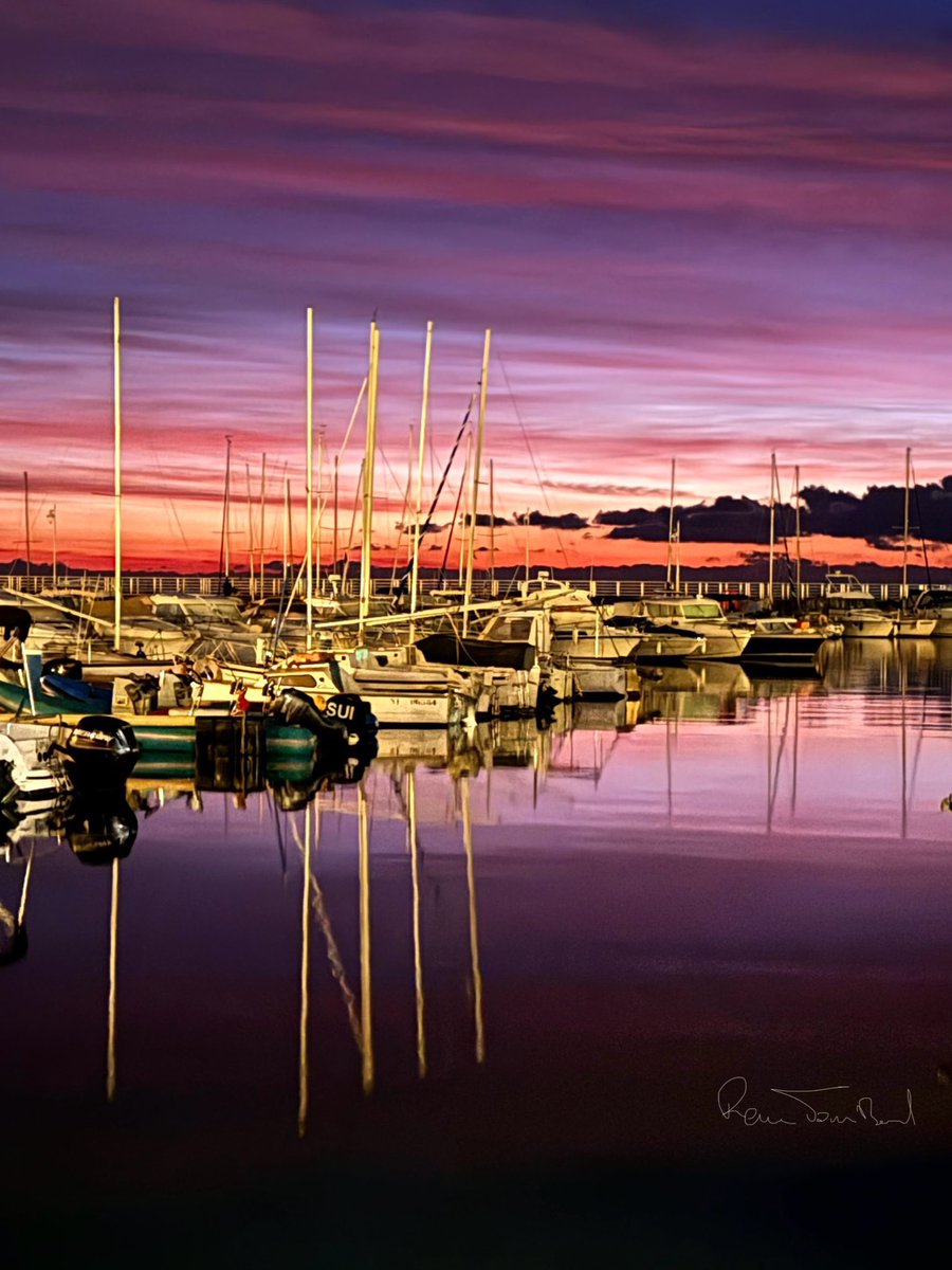 C’était il y a quelques minutes dans le ciel de Cannes…

Un excellent dimanche à tous !

📸 René Tombarel