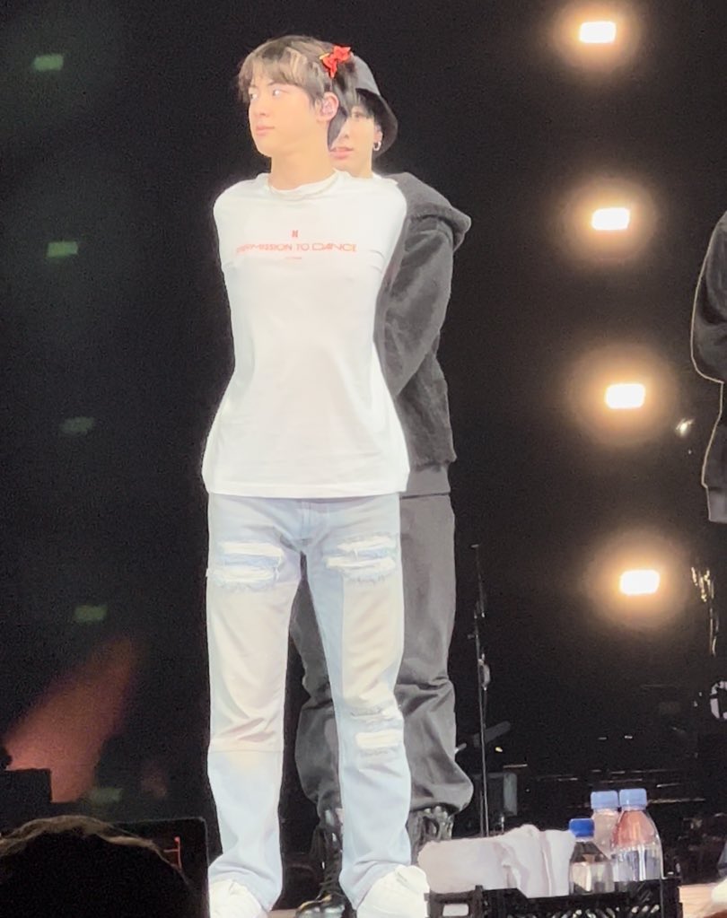 BTS_land07's tweet photo. seokjin's insane flexibility and core strength — a thread https://t.co/FKcwTvEkb3