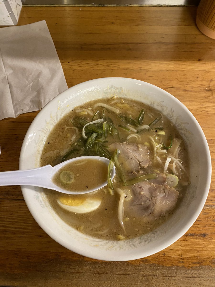 KuruPorn's tweet photo. 新ラーメン横丁　ラーメンの赤れんが

みそラーメン🍜 https://t.co/R2QxC66I42