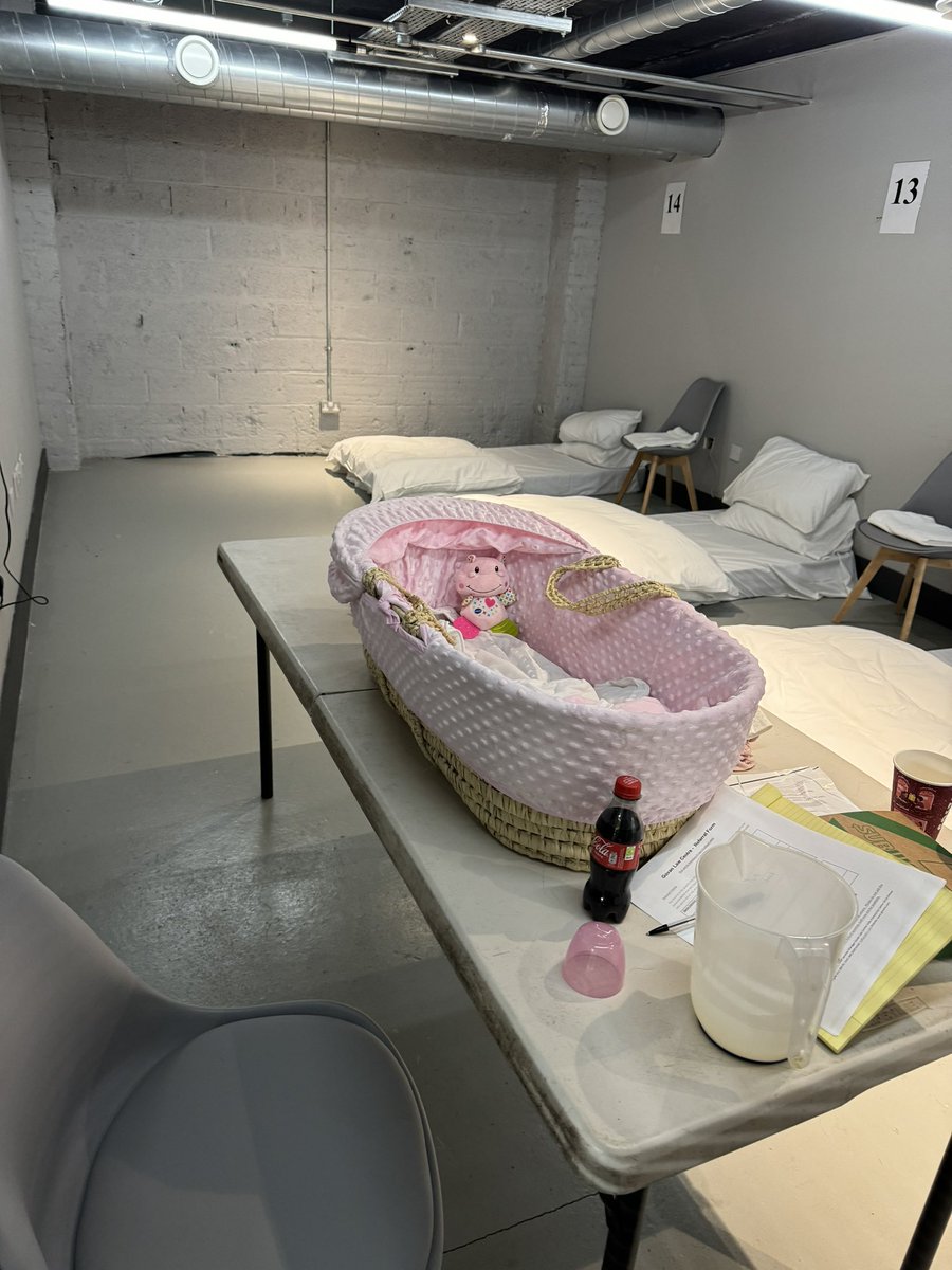 hp_scotland's tweet image. 🌟 Tonight was an emotional night for our incredible volunteers at the Homeless Project Scotland night shelter. A mother and her precious newborn baby arrived seeking assistance, and our team stepped up to the challenge. We managed to secure hotel accommodation for them and