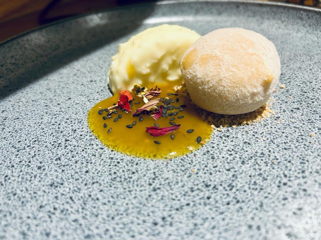 Popcorn, coconut, white chocolate, passion fruit, sesame.