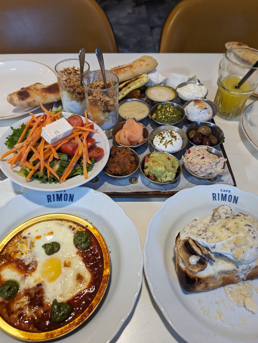 MoAppel's tweet image. בוקר טוב! ☀️

A small Israeli breakfast to start the day! 😁

#LifeInIsrael 🇮🇱