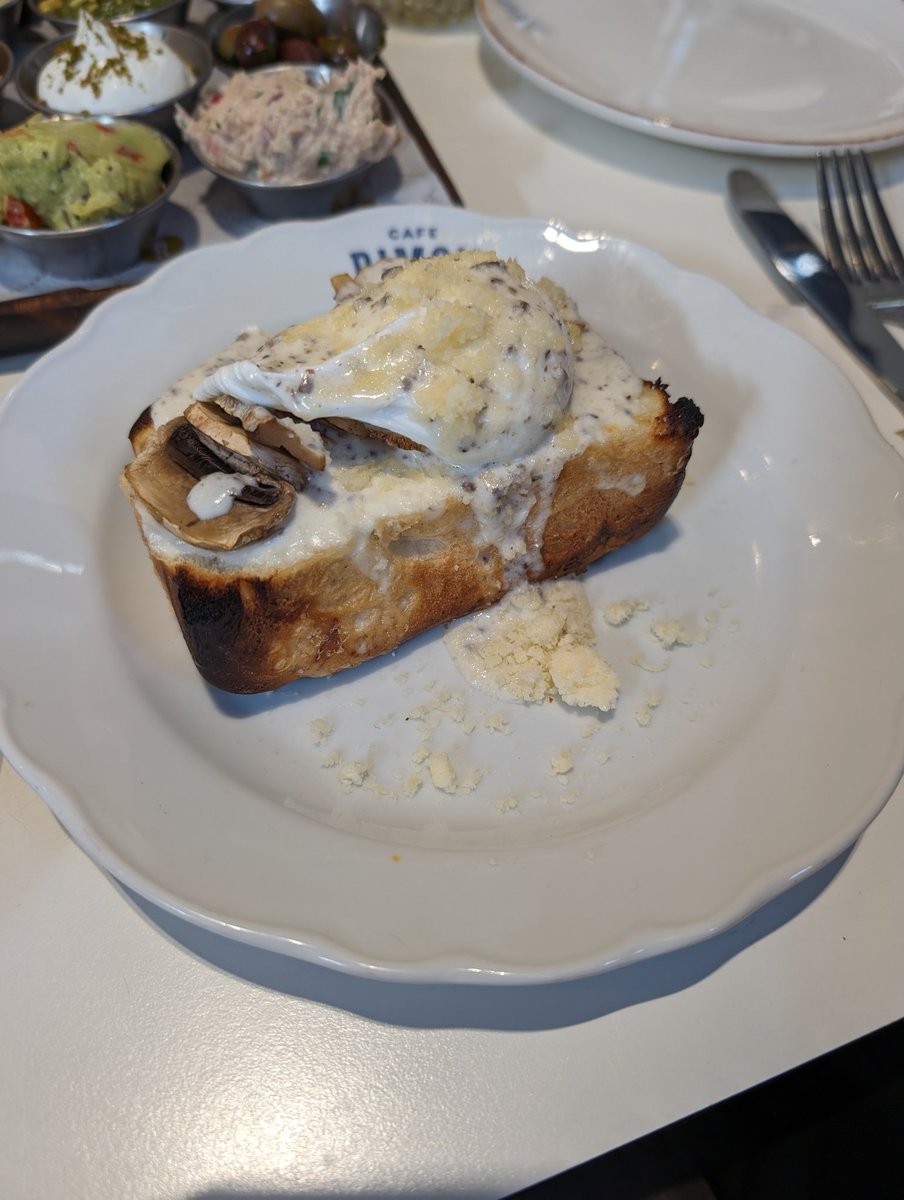 MoAppel's tweet image. בוקר טוב! ☀️

A small Israeli breakfast to start the day! 😁

#LifeInIsrael 🇮🇱