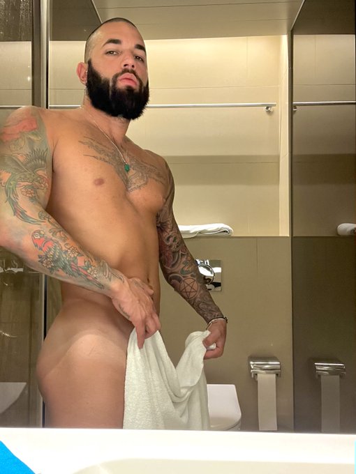 do you want to come over?💜 https://t.co/DVpUYFRv5i