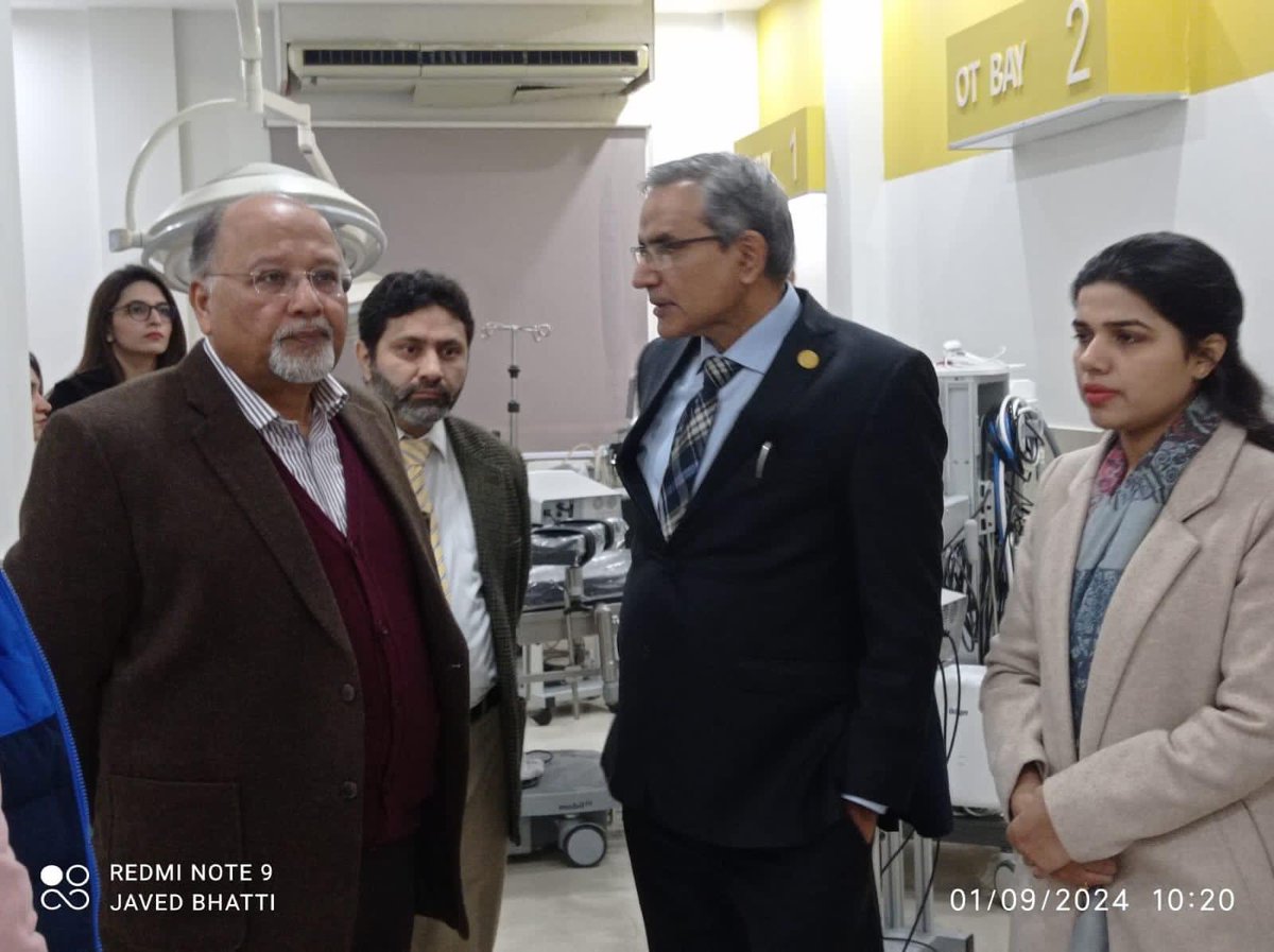 drwarisfarooka's tweet photo. The awe-inspiring team from Shalamar Hospital recently paid a visit to our Simulation and Research Centre at the Services Institute of Medical Sciences Lahore. https://t.co/Mr78tTy2eL