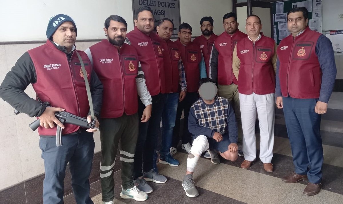 CrimeBranchDP's tweet photo. Sharpshooter of Kala Jathedi–Raju Basodi-Chippi gang arrested after shootout

Sensational Dwarka firing &amp; extortion case solvd

6 Pistols 17 cartridges &amp; bike recoverd 

Kudos to Insp Krishan, ACP Naresh &amp; DCP @amitgoelips

@DelhiPolice
@Ravindra_IPS
https://t.co/uSG7XTv5OO https://t.co/RFGtFdMc1f