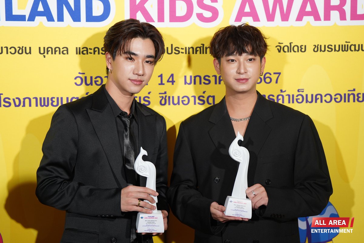 allarea_ent's tweet photo. เพิร์ธ-ชิม่อน รับรางวัลนักแสดงตัวอย่างเยาวชนจากงาน Thailand Kids Awards 2024

#ThailandKidsAwards2024
#PerthTanapon #KDPPE
#chimonac https://t.co/yRC4SeRZwS
