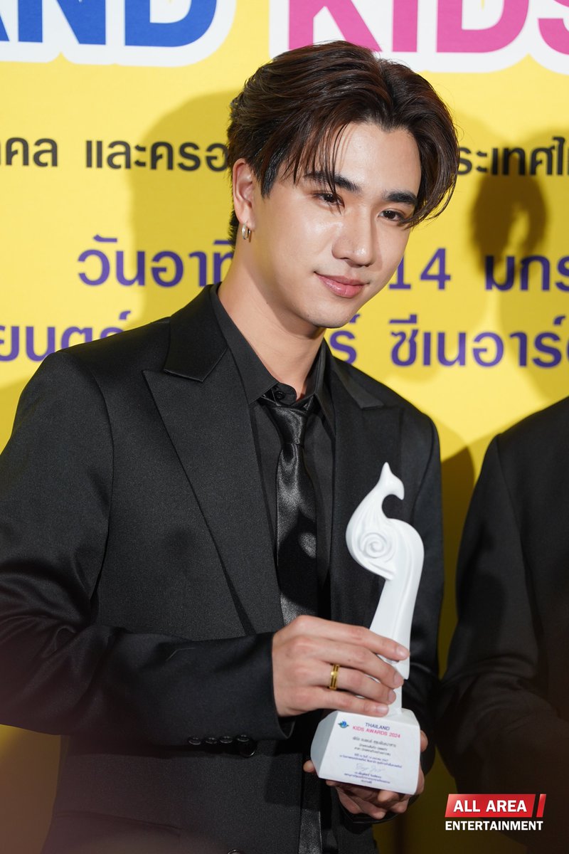 allarea_ent's tweet photo. เพิร์ธ-ชิม่อน รับรางวัลนักแสดงตัวอย่างเยาวชนจากงาน Thailand Kids Awards 2024

#ThailandKidsAwards2024
#PerthTanapon #KDPPE
#chimonac https://t.co/yRC4SeRZwS