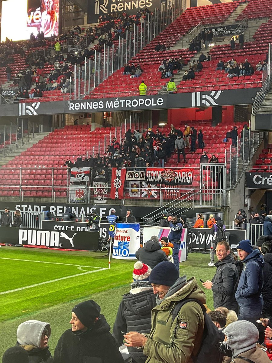 ⚽️ Rennes - Nice 
📢 Parcage niçois ! 
📆 Samedi 13 janvier 2024 
📸 @ParigiSecioun 

#SRFCOGCN