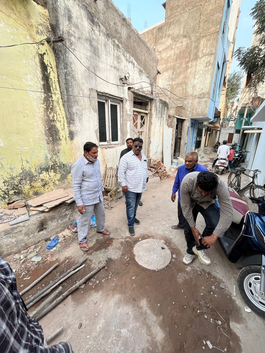 AimimBadaruddin's tweet photo. On the instructions of AIMIM President Hon’ble MP hyderabad Janab Br @asadowaisi Sb and MLA @kausarmohiuddin Sb Mohd Ameeruddin along with HMWSSB team Inspected the Desilting work of Drainage Overflow at Afzal Colony Golconda division. https://t.co/VC2ScLIBIL