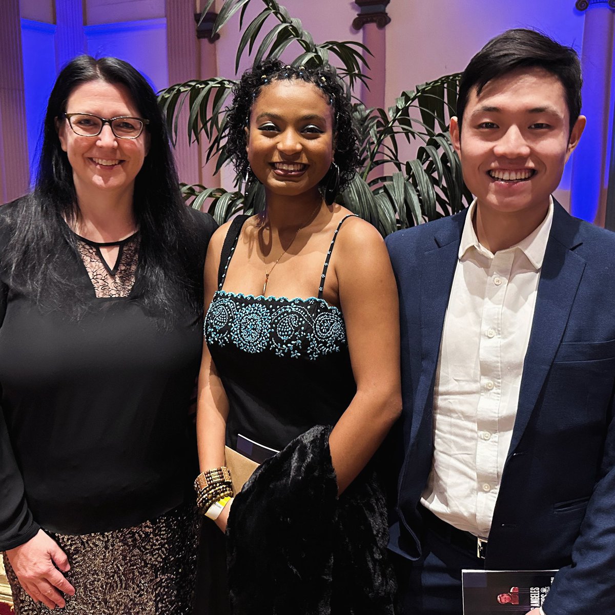 annleee's tweet photo. These two stole the show at the @lafilmcritics awards! Congrats to our scholarship winners Veronica Hernandez and Andy Fang! 🤩 #lafca #awardsseason #criticslife https://t.co/RtZTxHw7px