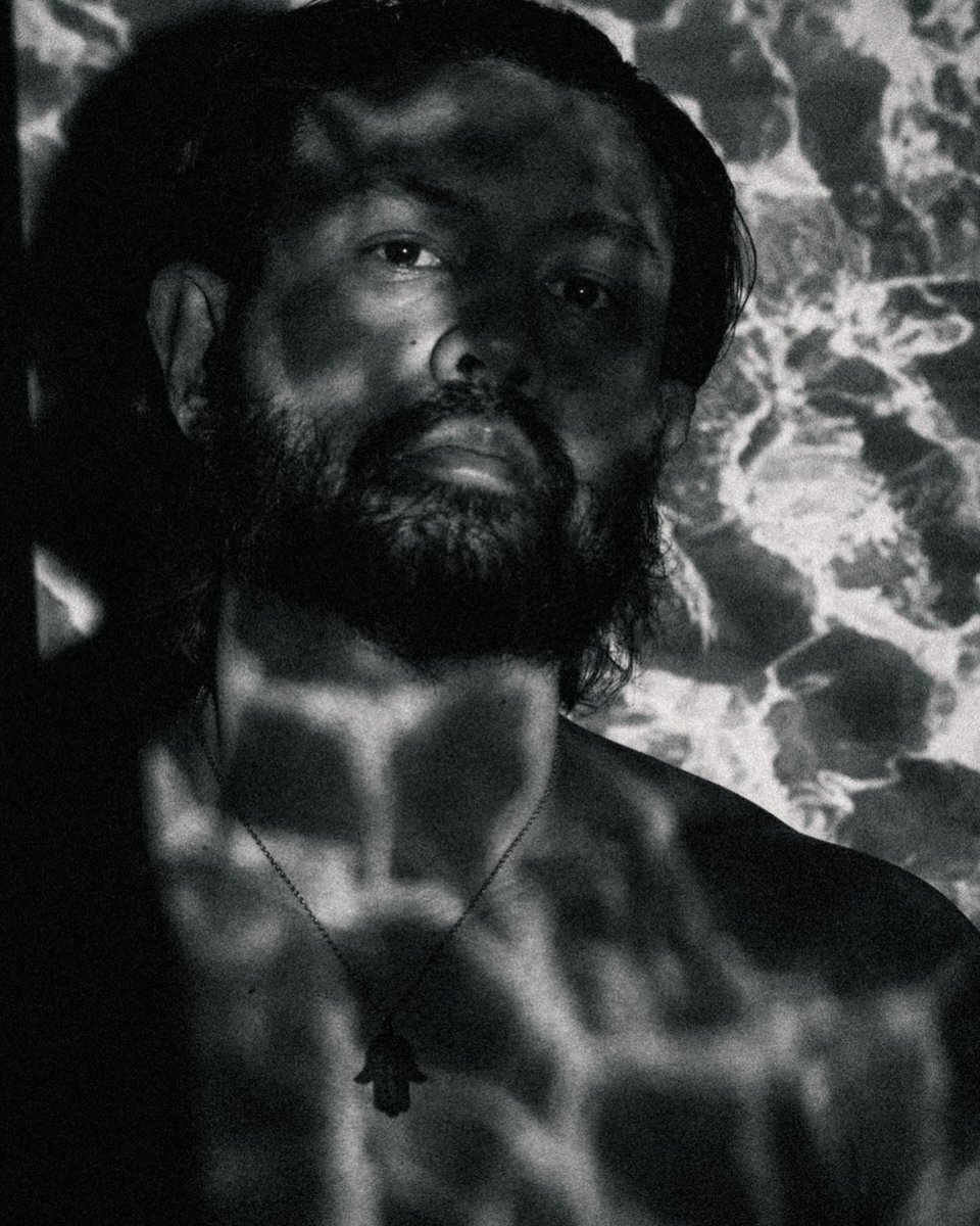 lostportrait_'s tweet photo. SELF PORTRAITS + PROJECTOR 🤝

#portraitphotography #photographer https://t.co/ds11blsqIb