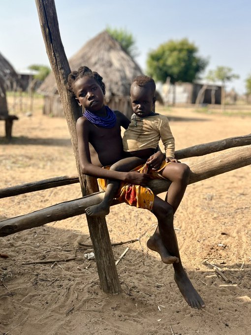 Me estoy gozando much&iacute;simo este viaje por el Omo Valley de Etiop&iacute;a 🇪🇹 Aqu&iacute; algunas fotos que hice en<a href="/tag/sudandelsur"class="tags"><span>#sudandelsur</span></a><a href="/tag/mundari"class="tags"><span>#mundari</span></a>