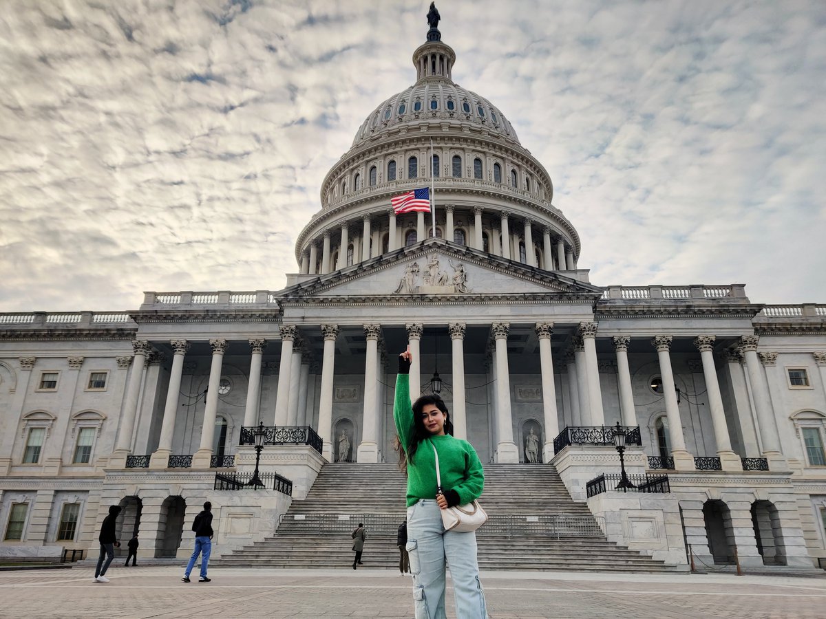 portraitbypriya's tweet photo. Capitol of USA : Washington ଡିସି

ଆମେରିକାର ରାଜଧାନୀ ୱାଶିଂଟନ ଡିସି ଗୋଟେ ଏମିତି ସ୍ଥାନ ଯେଉଁଠି ସାରା ବିଶ୍ୱର ପ୍ରତିଟି ଜିନିଷ ଉପରେ ଜ୍ଞାନର ଭଣ୍ଡାର ରହିଛି l
ପ୍ରଭୁ ଜଗନ୍ନାଥଙ୍କ କୃପାରୁ ଯାହା ବି ମିଳିଛି ସେଥିପାଇଁ ମୁଁ ସାରା ଜୀବନ କୃତଂଜ୍ଞ l🙏🏻

#WashingtonDC
#priyankasahani https://t.co/Rb7NRh3Mfw