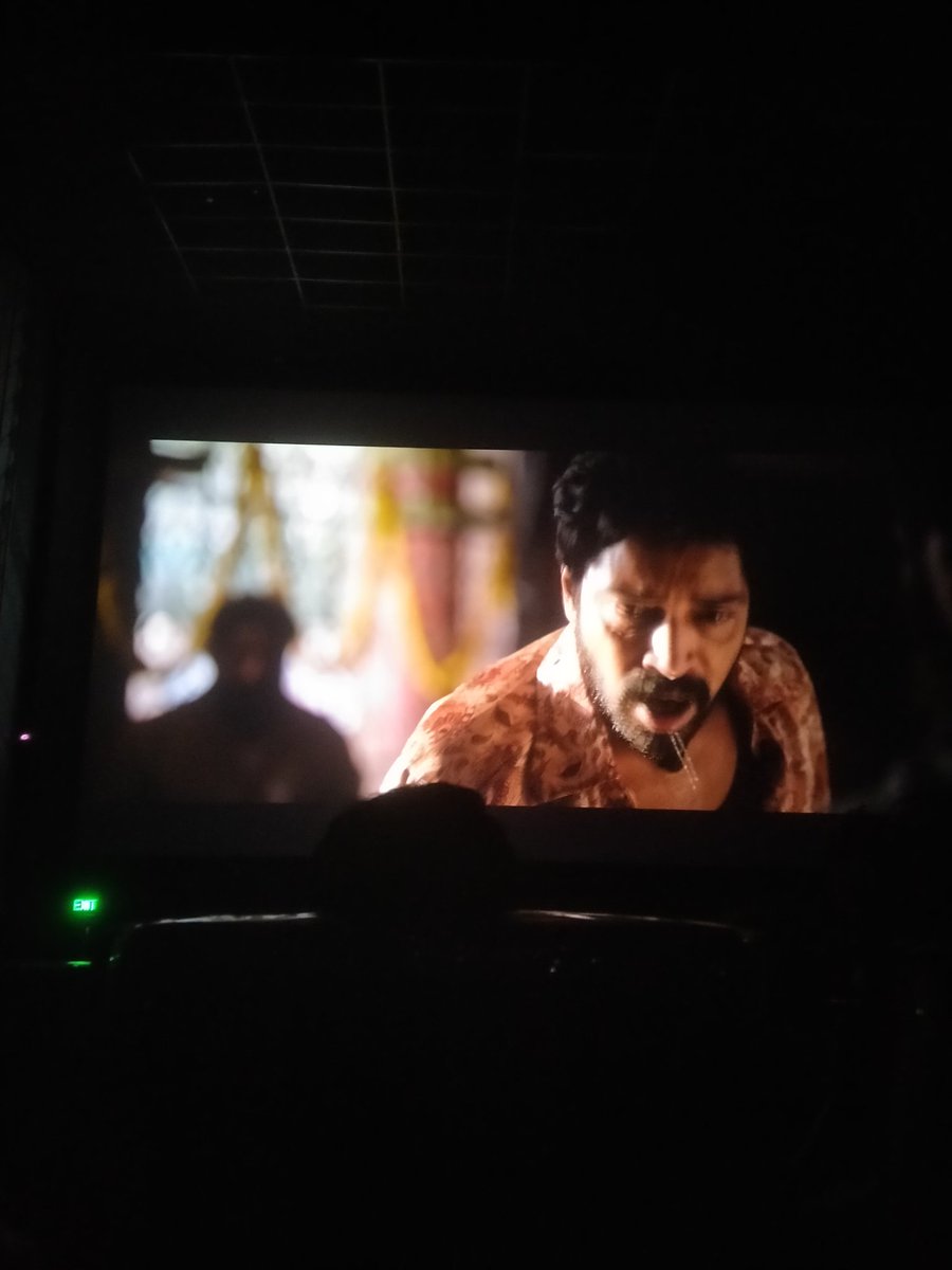 maheshallari's tweet photo. @vijaybinni4u అన్నయ్య  సక్సెస్ మీట్  కి సట్ట, బుట్ట సదిరిచెట్టు, లేదంటే
మాటోచేత్తది. #బొమ్మహిట్
@allarinaresh
@iamnagarjuna https://t.co/FC740nWVNJ