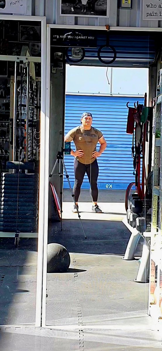 jayz368's tweet photo. #MyIronparadise_4127 another day another workout https://t.co/YDIA8bGipz