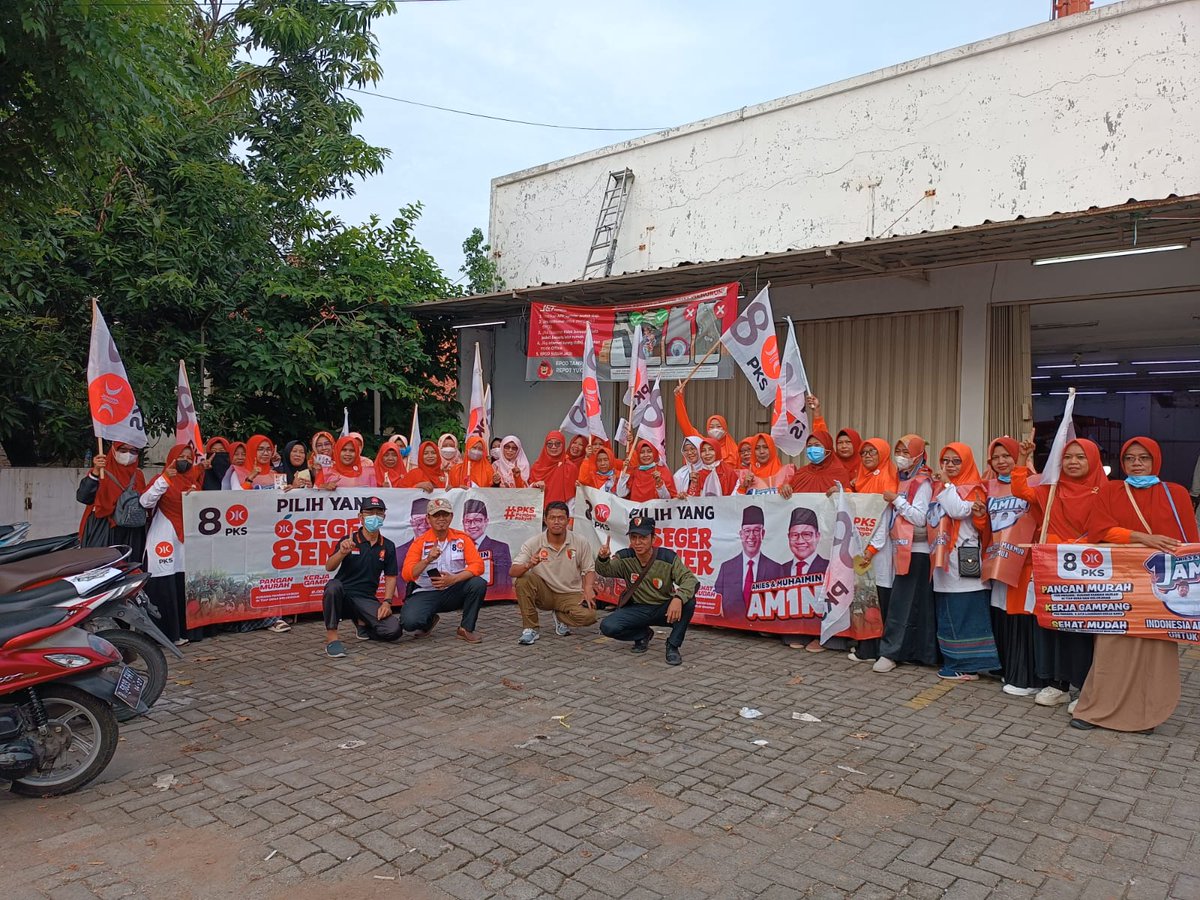 DrFeranida's tweet photo. Flashmob PKS dilanjutkan direct selling kpd masyarakat utk mensosialisasikan kampanye gagasan PKS dan AMIN
#seger8ener
#pks #partaikeadilansejahtera #pkspembelarakyat #pkspelayanrakyat 
#pksmenangrakyatsenang
#menangbersamarakyat #aniesbaswedan #aniespresiden2024 
#drferanida https://t.co/pn9gLddVWX