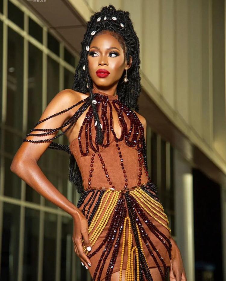 MagazineHni's tweet photo. Although Pj's were the prominent option for the I'm-staying-at-home girlies, those ventured outside brought it hard in embellished, embroidered, and textured ensembles that made lasting statements. https://t.co/RQVBI0jDJj