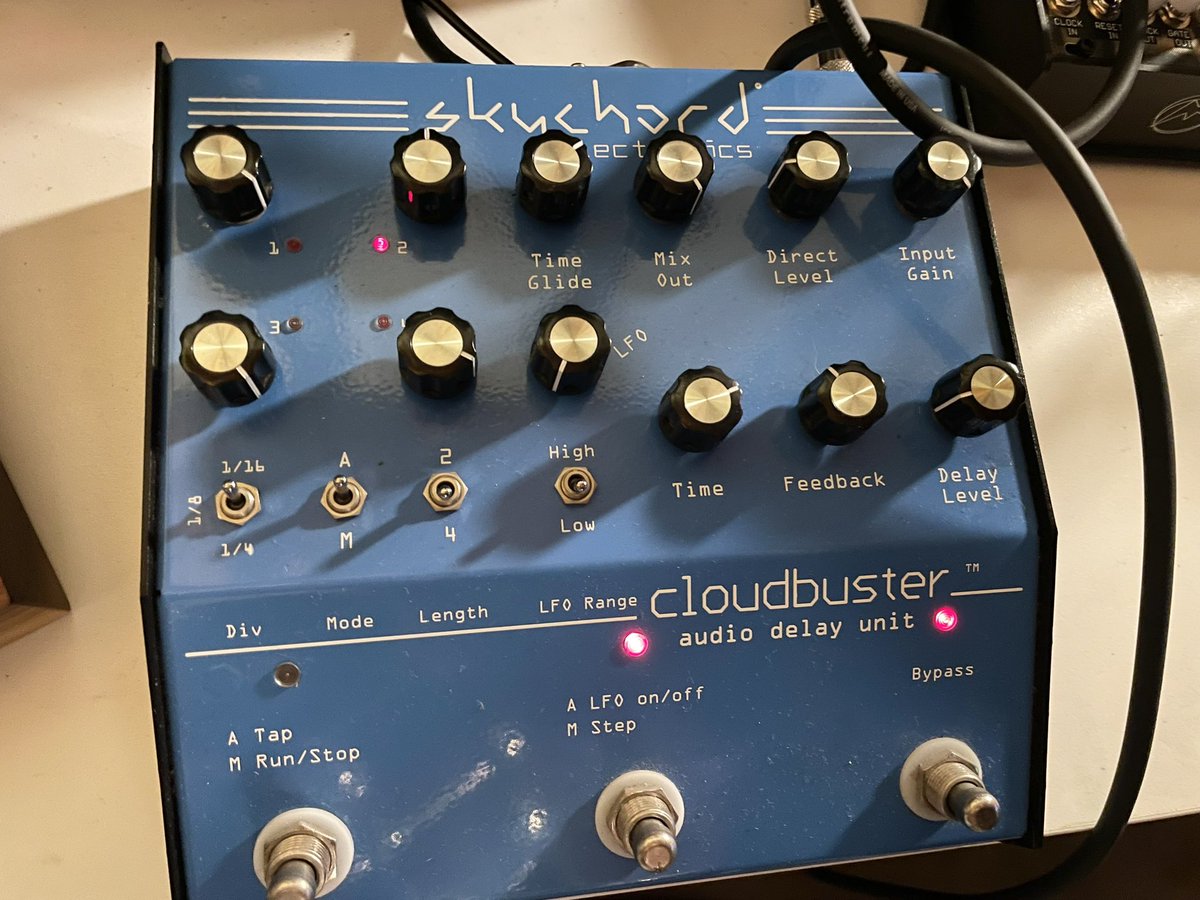boutiquepedalny's tweet photo. クラウドバスター、スペースエコーRE-150からVongon Polyphrase へカスケード!
結果＝永遠の至福😇

https://t.co/bjqRjpYMSr

#delay #echo #analog #audio #stereo #feedback #loop #vongon #polyphrase #skychord #cloudbuster #roland #re150 #spaceecho  #エフェクター #ギター
#販売 #購入 https://t.co/HRCljOyTrB