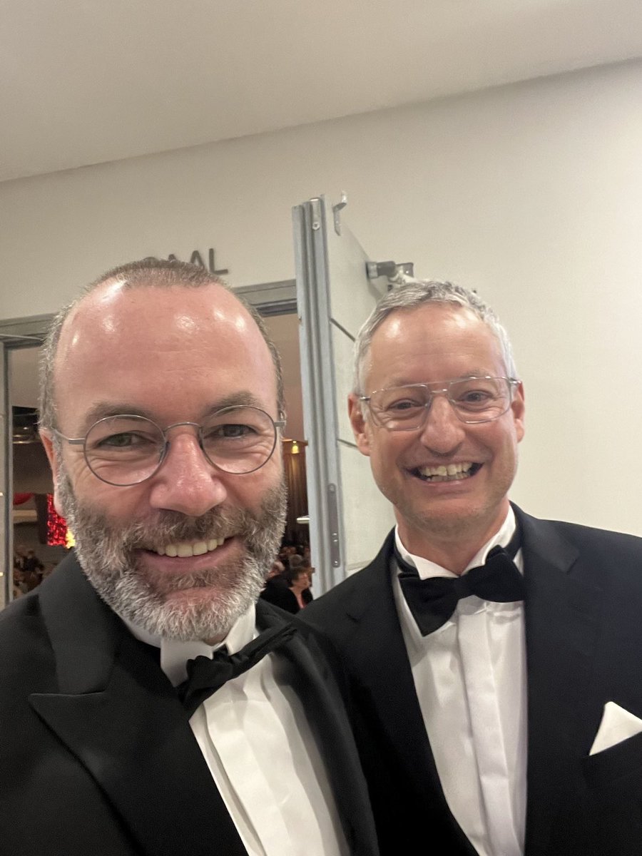 Auftakt in die Faschingssaison: Traditioneller CSU-Ball gestern in #Straubing mit OB <a href="/MPannermayr/">Markus Pannermayr</a>. Schee war‘s. Wünsche allen einen unterhaltsamen, ausgelassenen und schönen #Fasching!