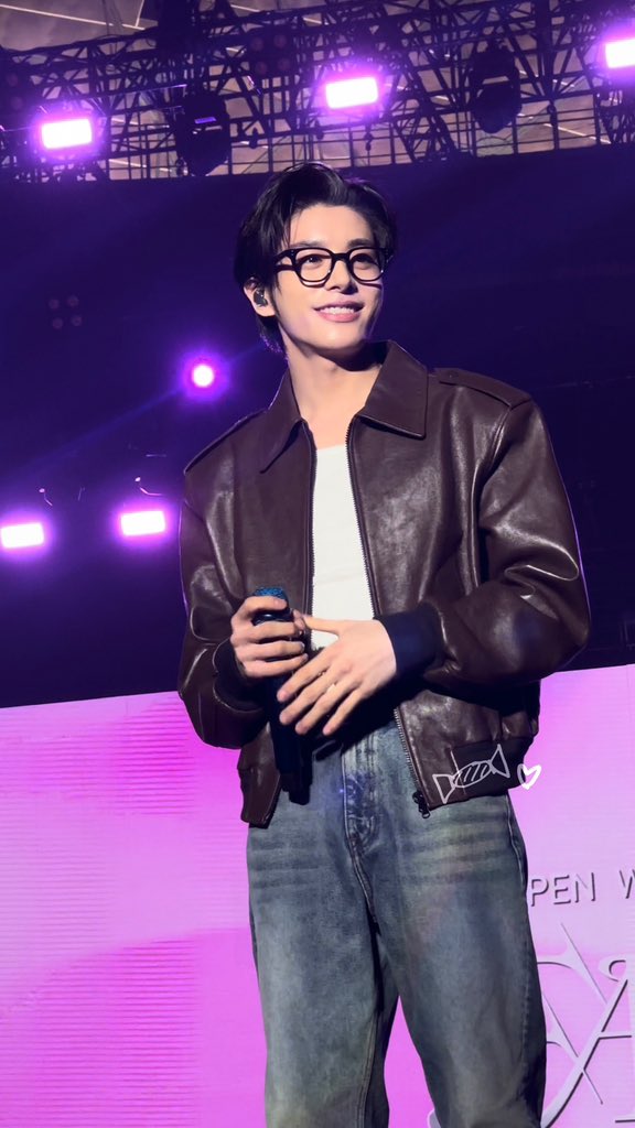candypuppyjakey's tweet photo. Jake’s ootd👓

#제이크 #JAKE #심재윤
#엔하이픈 #ENHYPEN 
#FATE_IN_TAIPEI https://t.co/hvUNpcFnvk