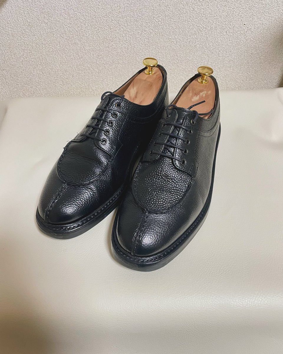 シブゴツのGRENSONをメンテ

#革靴
#靴磨き