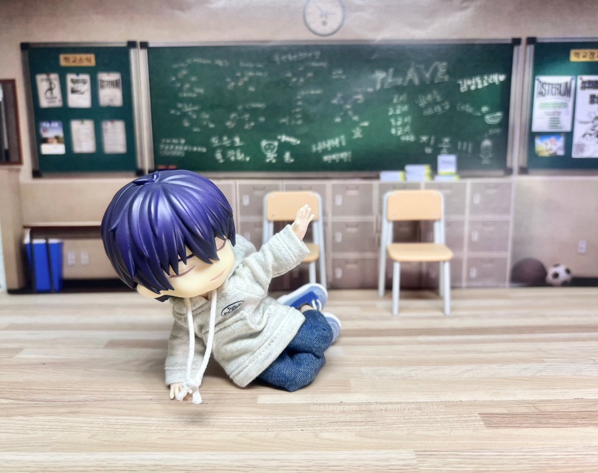 plave_noyeha's tweet photo. 게임하다 소중한 하민이를 잃어 결국 슬픈 예준이가
Yejun was very sad when he lost his precious Hamin in a game.
玩遊戲輸掉珍貴的河玟，結果讓藝俊很傷心

之後水餃出現頻繁🤣

#플레이브 #PLAVE #Yejun #藝俊 #예준 #ob11 https://t.co/u5a18QhCrG