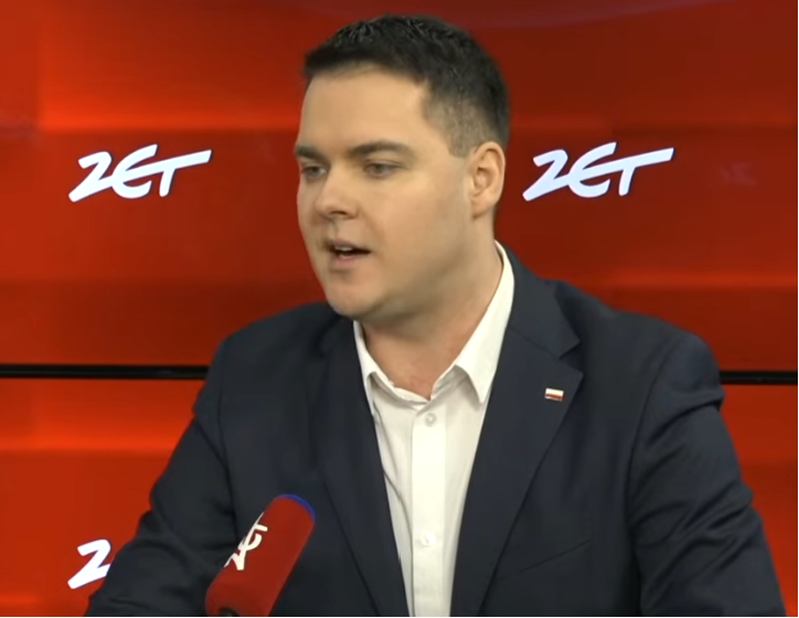 obserwator_007's tweet photo. Kolejna niedziela z tym pajacem od Dudy?
Nie ma takiej opcji.
#doradca - jprdl. https://t.co/PSDVoiBmNW