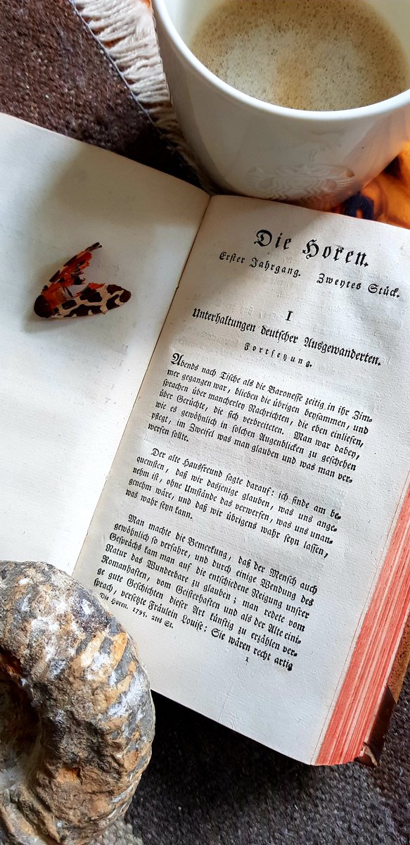 Lektüre am Sonntagmorgen, Goethes "Unterhaltungen deutscher Ausgewanderten", publiziert in den Horen von 1795. 
Sehr passend zu den aktuellen Nachrichten, traurigerweise.
#auswanderung #Goethe #Migration #diehoren #schiller #klassik #flucht #Vertreibung