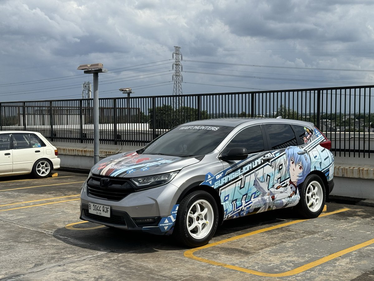 dawnonmonday's tweet photo. Never did a proper reveal for this, but i had the opportunity to design this Evangelion CRV Itasha a few months ago, so i thought I’d share it here, hope you all like it! https://t.co/5iXxT2S5m0