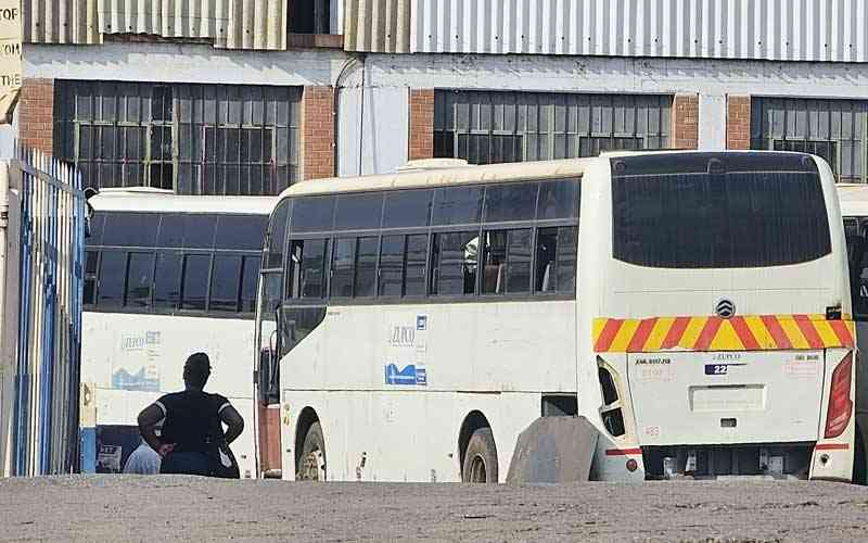 🔵#Zupco headquarters in Harare’s Belvedere suburb resembles a junkyard with broken down buses taking up most of the space at the depot. thestandard.co.zw/news/article/2…