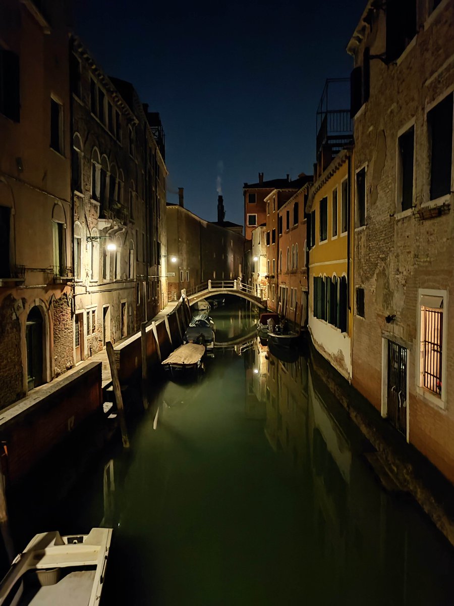 monicacesarato's tweet photo. 🇬🇧 Last night in #Venice was so beautiful, I have to share another photo this morning...

🇮🇹 La notte scorsa a #Venezia era così bella, che devo condividere un'altra foto stamattina...

#aphotoofveniceaday #askmeaboutvenice #venicephotos https://t.co/yQB0yKD6RQ