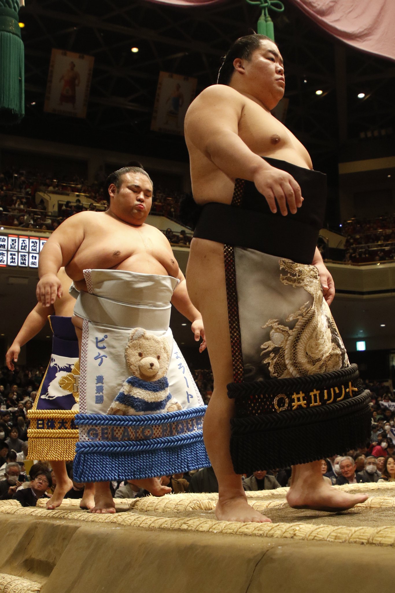 GDyhS4ebsAAP4kT.jpg:large