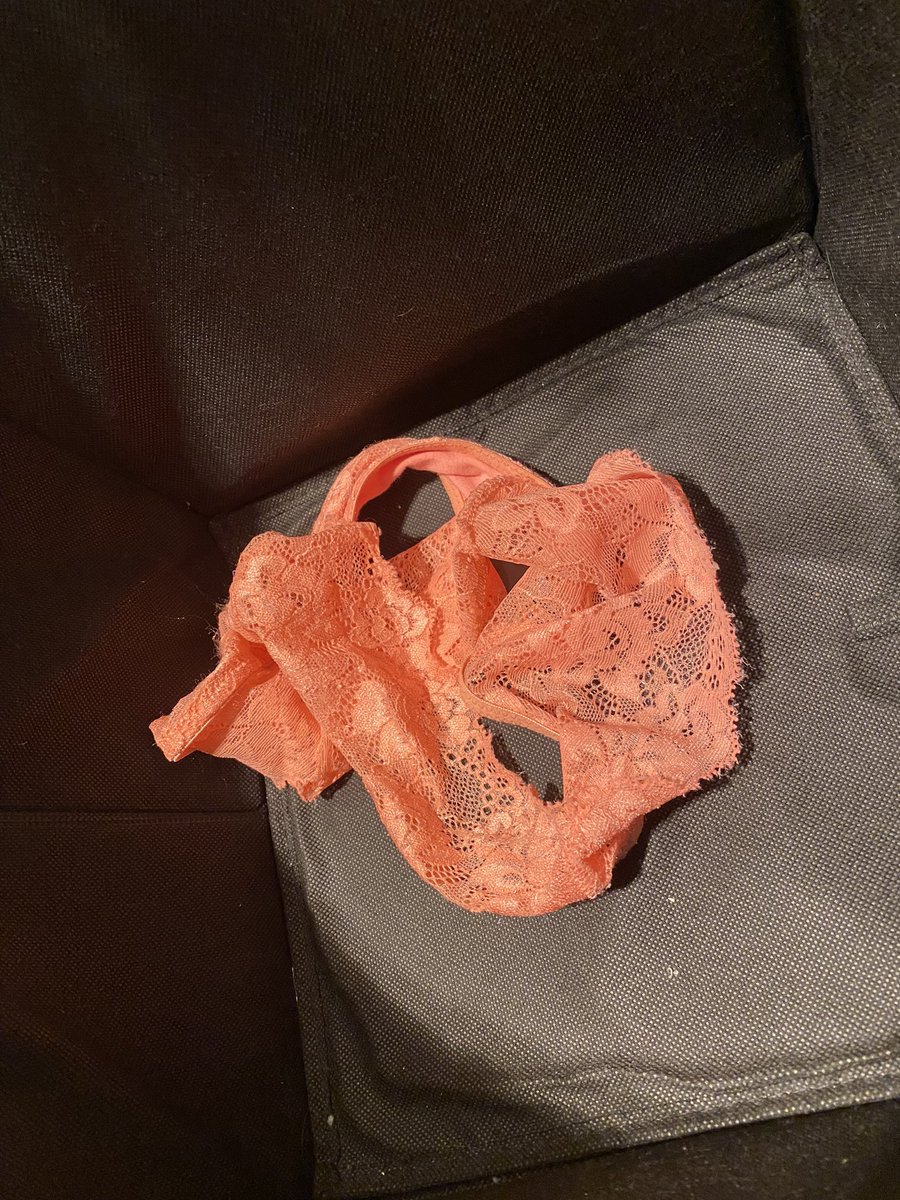 出了一天汗的原味內褲 😝