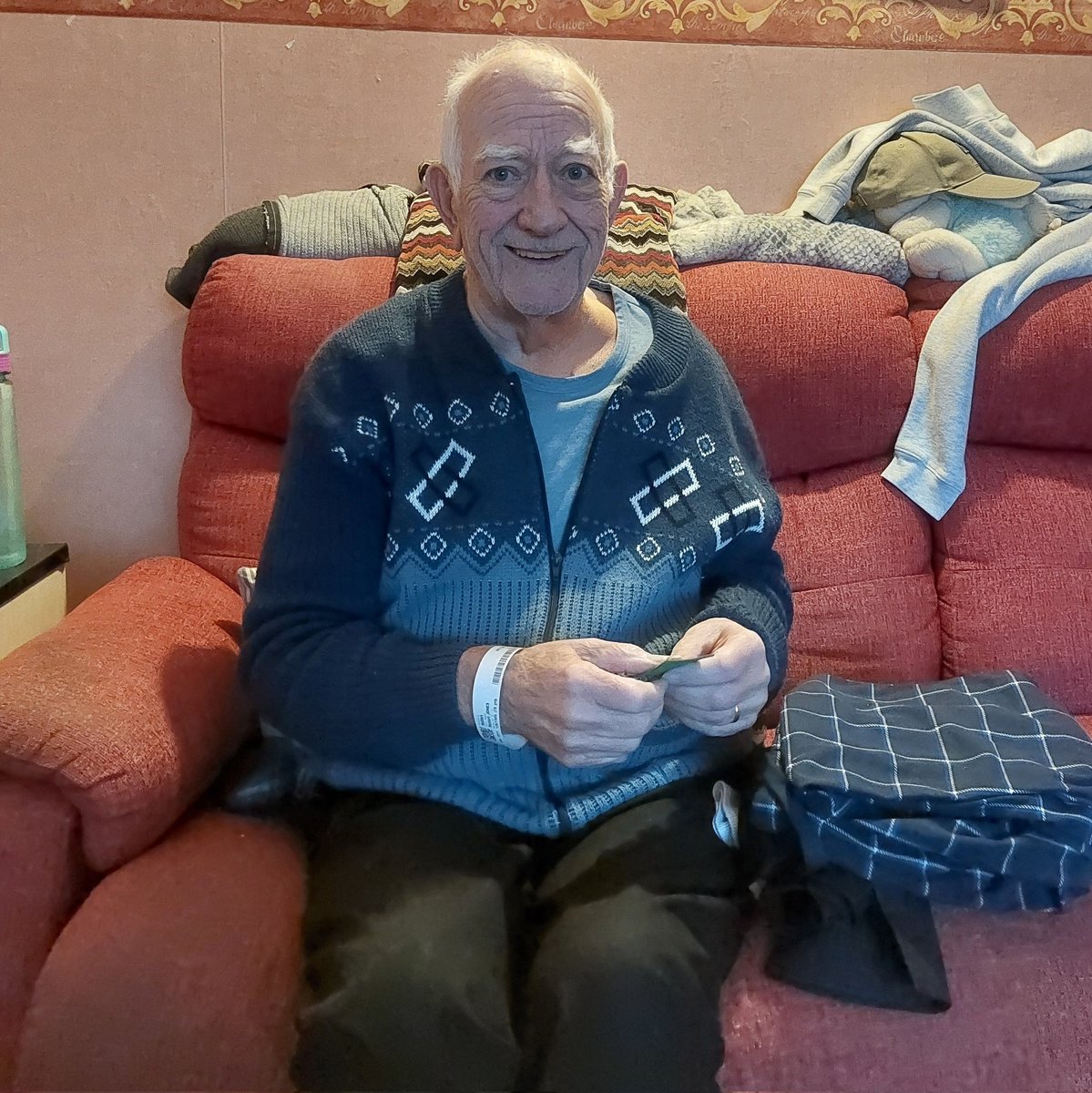 cwelshy2012's tweet photo. Home, 4 weeks to the day of his cardiac arrest! Back where he belongs. He will now be wrapped in bubble wrap, never to leave the house again! 🤣🙈 https://t.co/O1qH72y9aZ