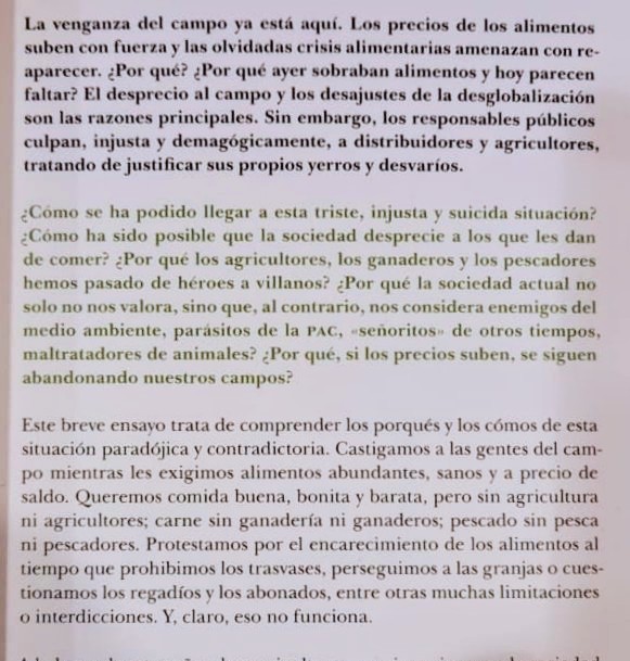 lo_tractor_rosa's tweet photo. "El camp es vengarà, a la manera bíblica, amb escassetat i brutal encariment dels aliments, de la societat que porta dècades despreciant-lo". Podria semblar profecia, pero s'ha traspassat ja el punt de no retorn. Els pagesos farts i cansats s'en van. No som conscients del que ve. https://t.co/lzOmZUFwV8