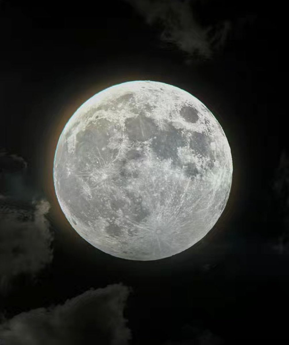 M1ONLOVER's tweet photo. Full Moon. https://t.co/e4PoOyHdc9