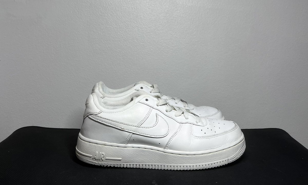 daisysneakers tweet media