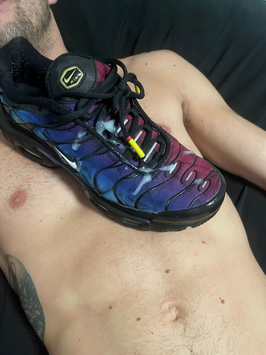 When I got a hold of <a href="/gwenparis91/">Gwen</a> piggy TNs

#sneakerfetish #skets #niketn #scally #sneakerpig